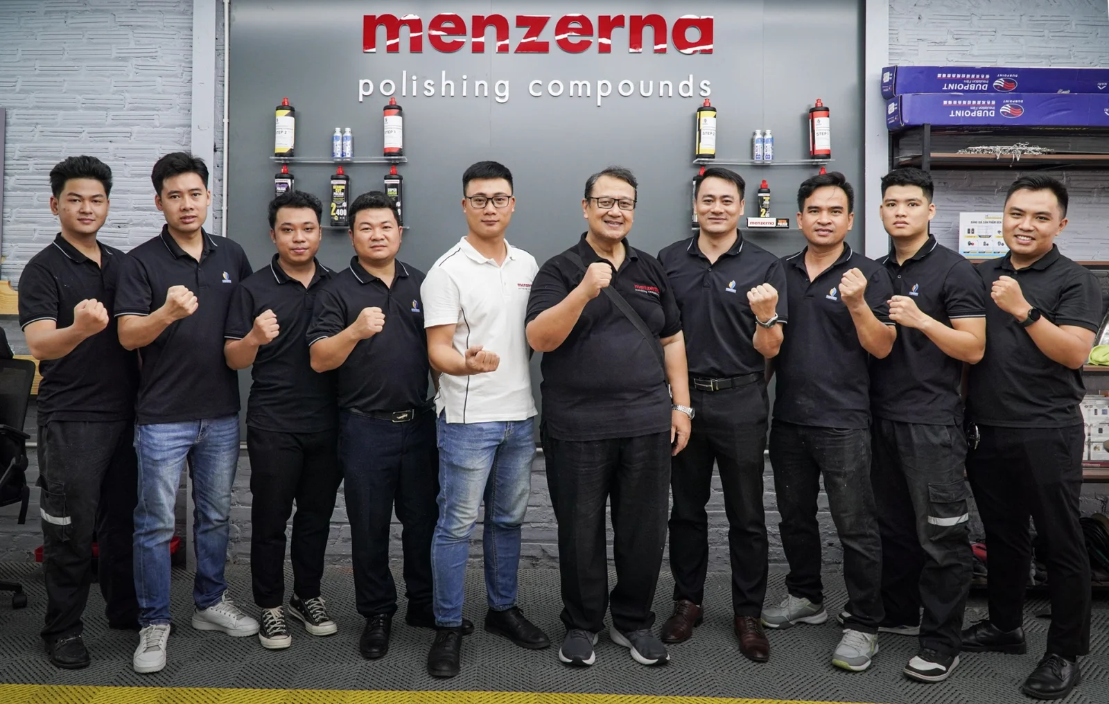 VNPETRO (Menzerna Vietnam) & chuyên gia Guntar Wicaksono nâng cao chất lượng dịch vụ đánh bóng